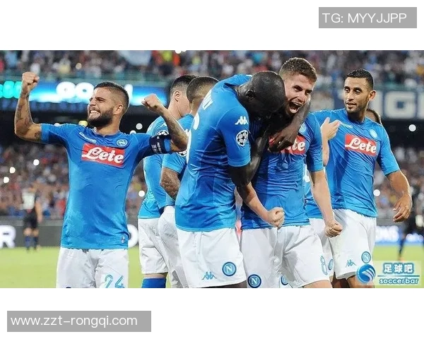 罗姓足球巨星辉煌历程与足坛传奇故事全景解读 罗姓足球巨星辉煌历程与足坛传奇故事全景解读