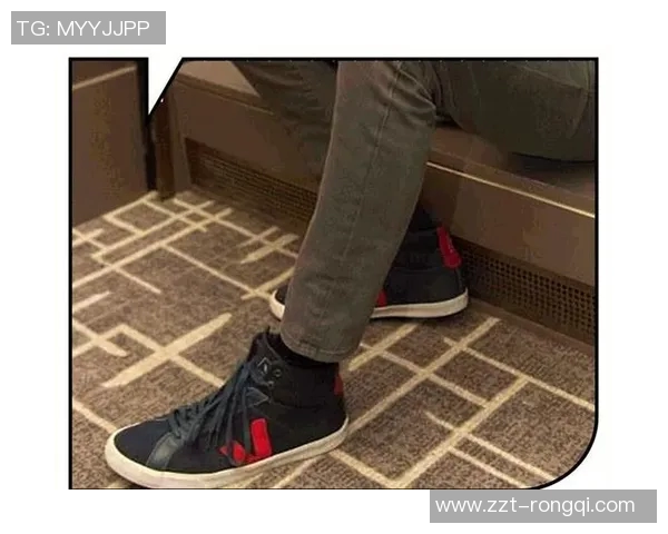 穿破足球鞋的球星是谁 揭秘这一经典瞬间背后的故事与影响 穿破足球鞋的球星是谁 揭秘这一经典瞬间背后的故事与影响